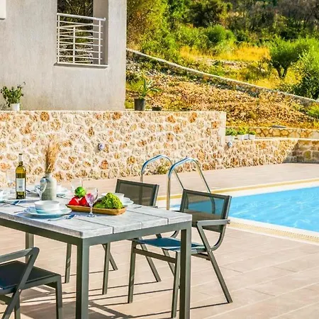 Lourdata Sleeps 5 Pool Air Con Wifi * Lourdata (Kefalonia)